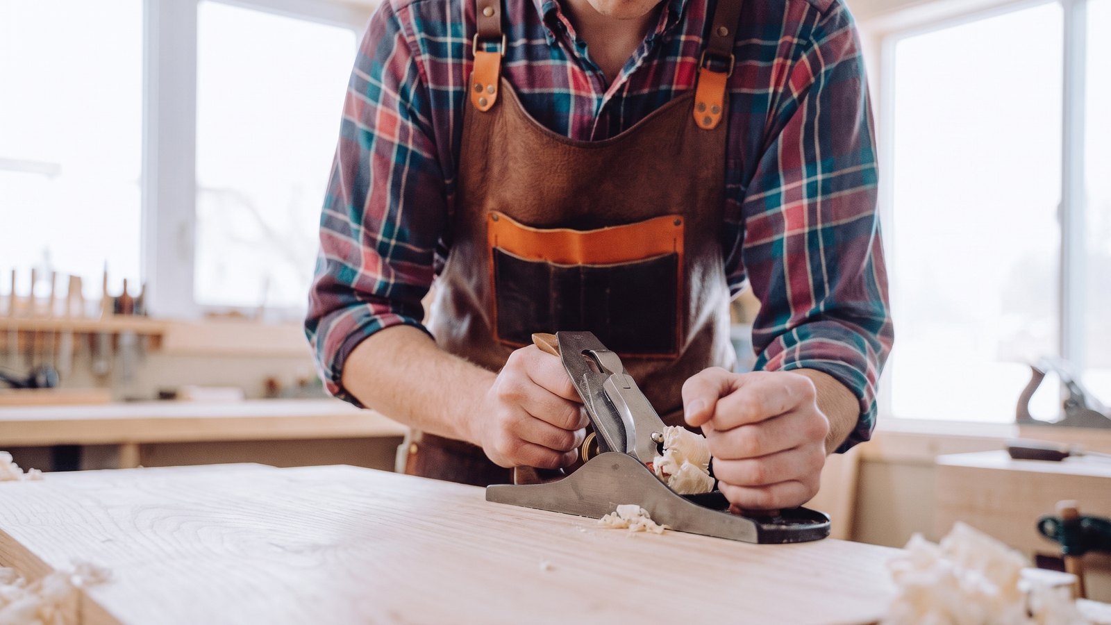 Artisan qui reçoit une demande via Google Ads